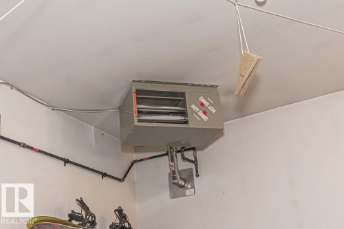 1720 89 Street, Edmonton, AB - Indoor