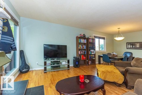 1720 89 Street, Edmonton, AB - Indoor Photo Showing Living Room