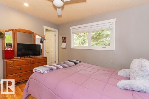 1720 89 Street, Edmonton, AB - Indoor Photo Showing Bedroom