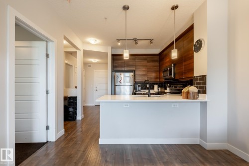 202 2590 Anderson Way, Edmonton, AB - Indoor Photo Showing Kitchen