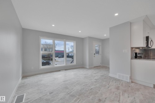 5008 48 Avenue, Leduc, AB - Indoor Photo Showing Kitchen