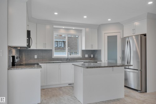 5008 48 Avenue, Leduc, AB - Indoor Photo Showing Kitchen With Upgraded Kitchen