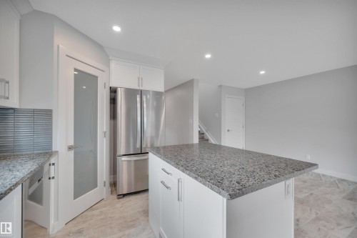 5008 48 Ave, Leduc, AB - Indoor Photo Showing Kitchen With Upgraded Kitchen