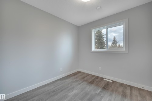 5008 48 Avenue, Leduc, AB - Indoor Photo Showing Other Room