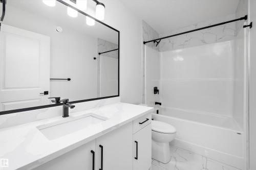 26 Chartres Close, St. Albert, AB - Indoor Photo Showing Bathroom
