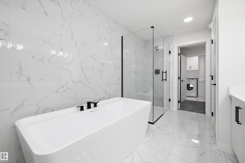 26 Chartres Close, St. Albert, AB - Indoor Photo Showing Bathroom