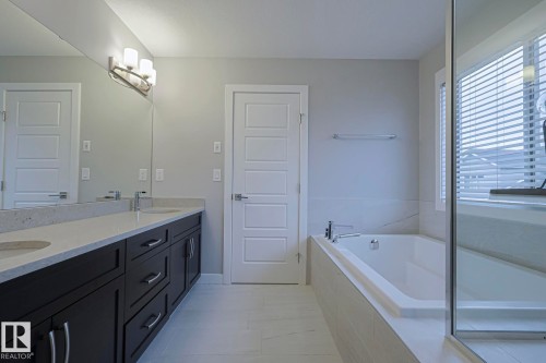 2011 201  St, Edmonton, AB - Indoor Photo Showing Bathroom