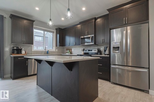 2011 201  St, Edmonton, AB - Indoor Photo Showing Kitchen With Upgraded Kitchen