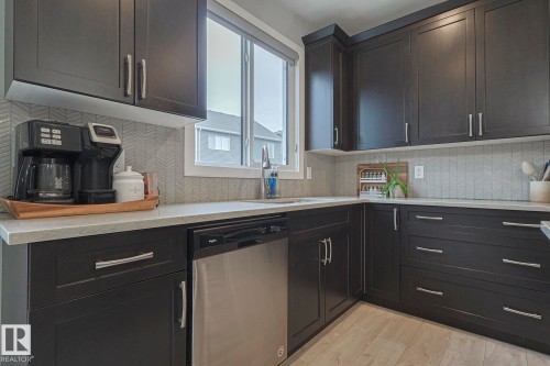 2011 201  St, Edmonton, AB - Indoor Photo Showing Kitchen