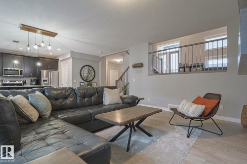 2011 201  St, Edmonton, AB - Indoor Photo Showing Living Room