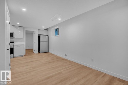 11124 132 Street, Edmonton, AB - Indoor Photo Showing Other Room