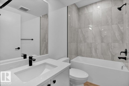 11124 132 Street, Edmonton, AB - Indoor Photo Showing Bathroom