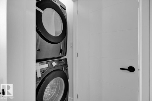 11124 132 Street, Edmonton, AB - Indoor Photo Showing Laundry Room