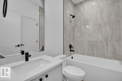11124 132 Street, Edmonton, AB - Indoor Photo Showing Bathroom