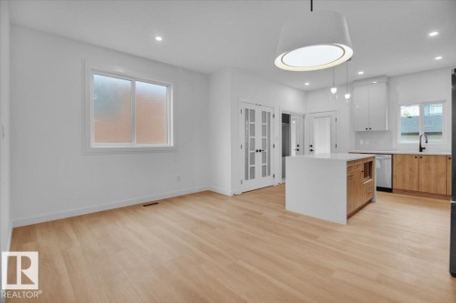 11124 132 Street, Edmonton, AB - Indoor Photo Showing Kitchen