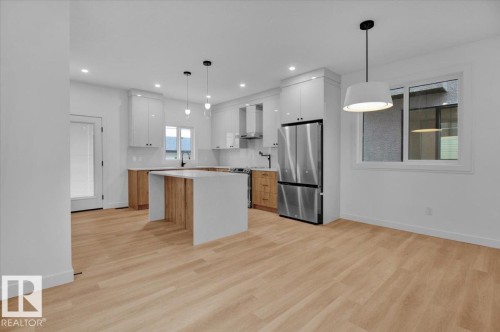11124 132 Street, Edmonton, AB - Indoor Photo Showing Kitchen With Stainless Steel Kitchen With Upgraded Kitchen