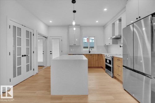 11124 132 Street, Edmonton, AB - Indoor Photo Showing Kitchen With Stainless Steel Kitchen With Upgraded Kitchen