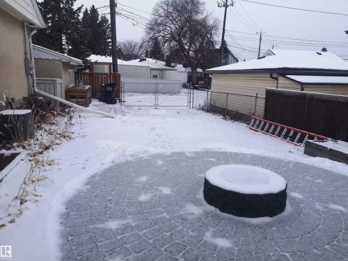 8032 70 Avenue, Edmonton, AB - Indoor