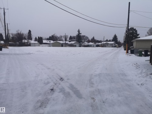 8032 70 Avenue, Edmonton, AB - Outdoor