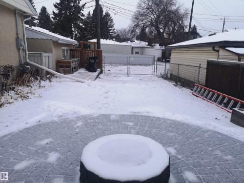 8032 70 Avenue, Edmonton, AB - Outdoor