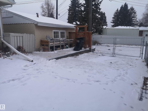 8032 70 Avenue, Edmonton, AB - Outdoor