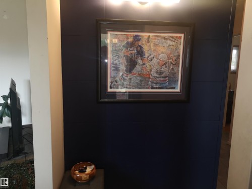 8032 70 Avenue Nw, Edmonton, AB - Indoor Photo Showing Other Room