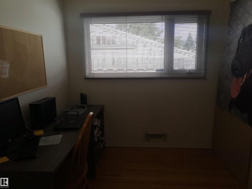 8032 70 Avenue, Edmonton, AB - Indoor Photo Showing Other Room