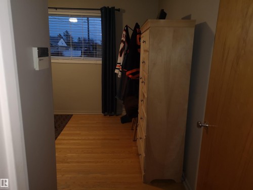 8032 70 Avenue, Edmonton, AB - Indoor