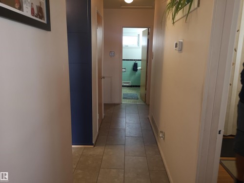 8032 70 Avenue, Edmonton, AB - Indoor