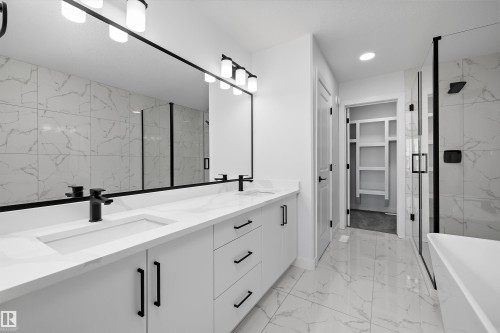 28 Chartres Close, St. Albert, AB - Indoor Photo Showing Bathroom