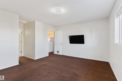 3231 21 Street, Edmonton, AB - Indoor Photo Showing Other Room