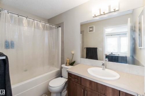 9932 221 Street, Edmonton, AB - Indoor Photo Showing Bathroom