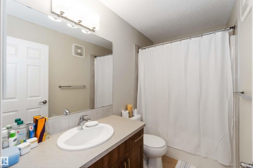 9932 221 Street, Edmonton, AB - Indoor Photo Showing Bathroom