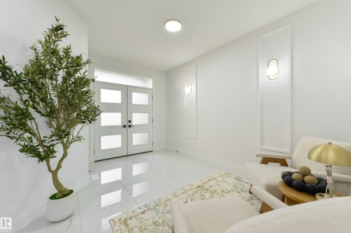 108 25 Street Sw, Edmonton, AB - Indoor Photo Showing Other Room