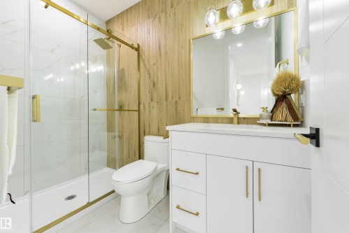 108 25 Street Sw, Edmonton, AB - Indoor Photo Showing Bathroom