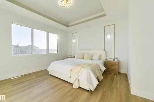 108 25 Street Sw, Edmonton, AB - Indoor Photo Showing Bedroom