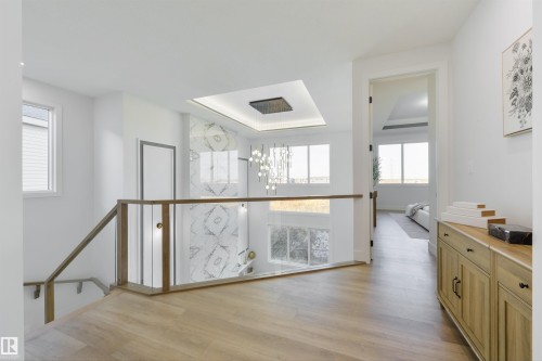 108 25 Street Sw, Edmonton, AB - Indoor Photo Showing Other Room