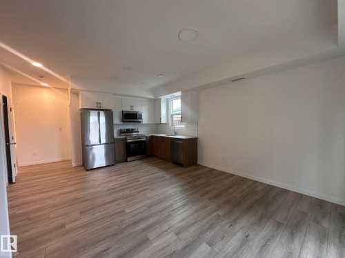 104 9227 228 Street, Edmonton, AB - Indoor Photo Showing Kitchen