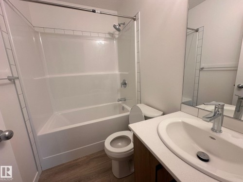 104 9227 228 Street, Edmonton, AB - Indoor Photo Showing Bathroom