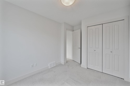 35 2922 Maple Way, Edmonton, AB - Indoor Photo Showing Other Room