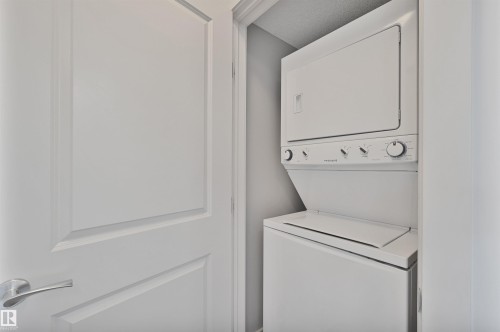 35 2922 Maple Way, Edmonton, AB - Indoor Photo Showing Laundry Room