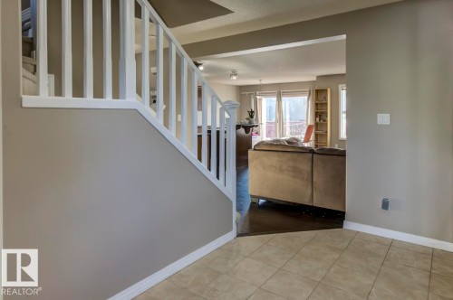 5823 7 Avenue, Edmonton, AB - Indoor Photo Showing Other Room