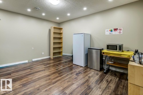 5823 7 Avenue, Edmonton, AB - Indoor