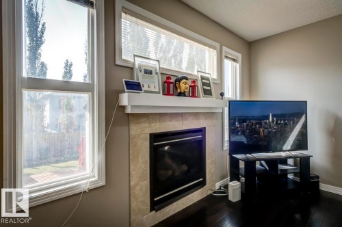 5823 7 Avenue, Edmonton, AB - Indoor With Fireplace