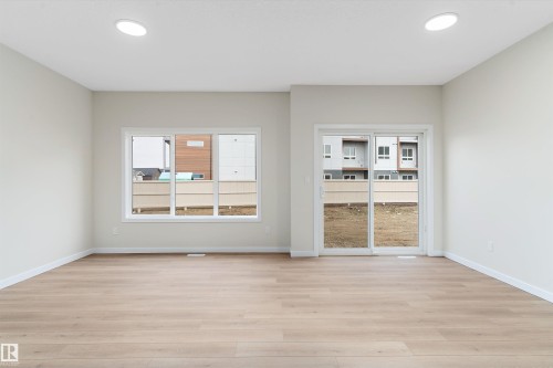 841 Rowan Close, Edmonton, AB - Indoor Photo Showing Other Room