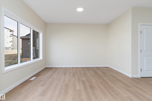 841 Rowan Close, Edmonton, AB - Indoor Photo Showing Other Room