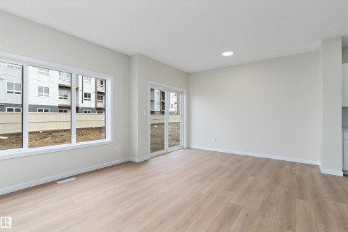 841 Rowan Close, Edmonton, AB - Indoor Photo Showing Other Room