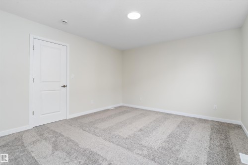 841 Rowan Close, Edmonton, AB - Indoor Photo Showing Other Room