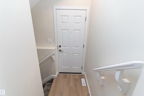 841 Rowan Close, Edmonton, AB - Indoor Photo Showing Other Room