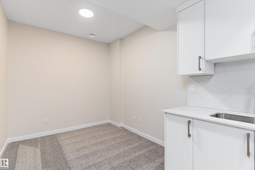 841 Rowan Close, Edmonton, AB - Indoor